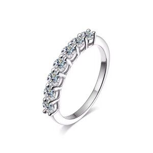 0,7CT 3mm Moissanite Half Eternity Band 925 Sterling Silver Ring